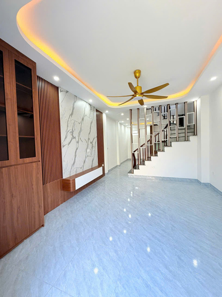 Chủ Cần Bán Căn Nhà 3 Tầng 1 Tum Cách Đường 32 Vài Trăm Mét