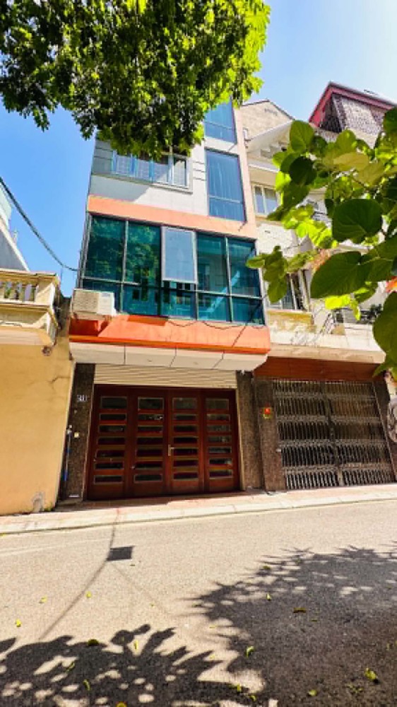 Bán Nhà Ngọc Lâm, Vỉa Hè, Ôtô Dừng Đỗ Ngày Đêm, Gần Bến Xe Gia Lâm, Chỉ 11.8 Tỷ