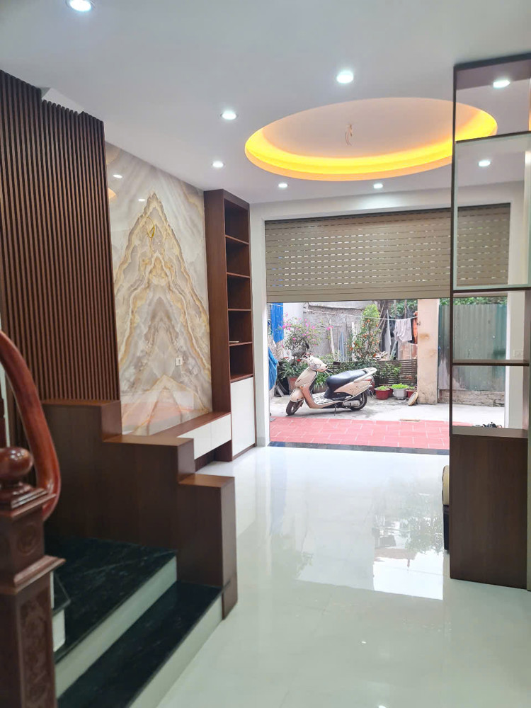 Bán Nhà Yên Vĩnh – Kim Chung – 5 Tầng Đẹp – Giá Chỉ 4.X Tỷ