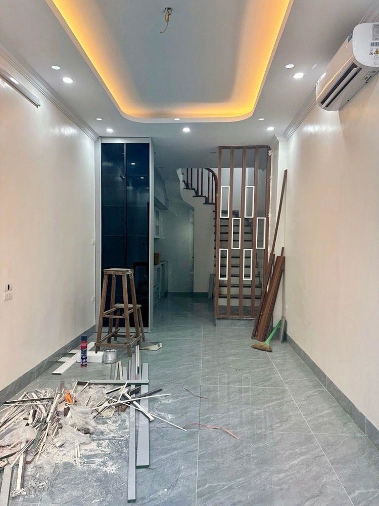 Bán Nhà - Đức Giang - Việt Hưng - Nhà 5 Tầng Dân Xây Mới Tinh - Thiết Kế Hiện Đại - 31M - Nhỉnh 7