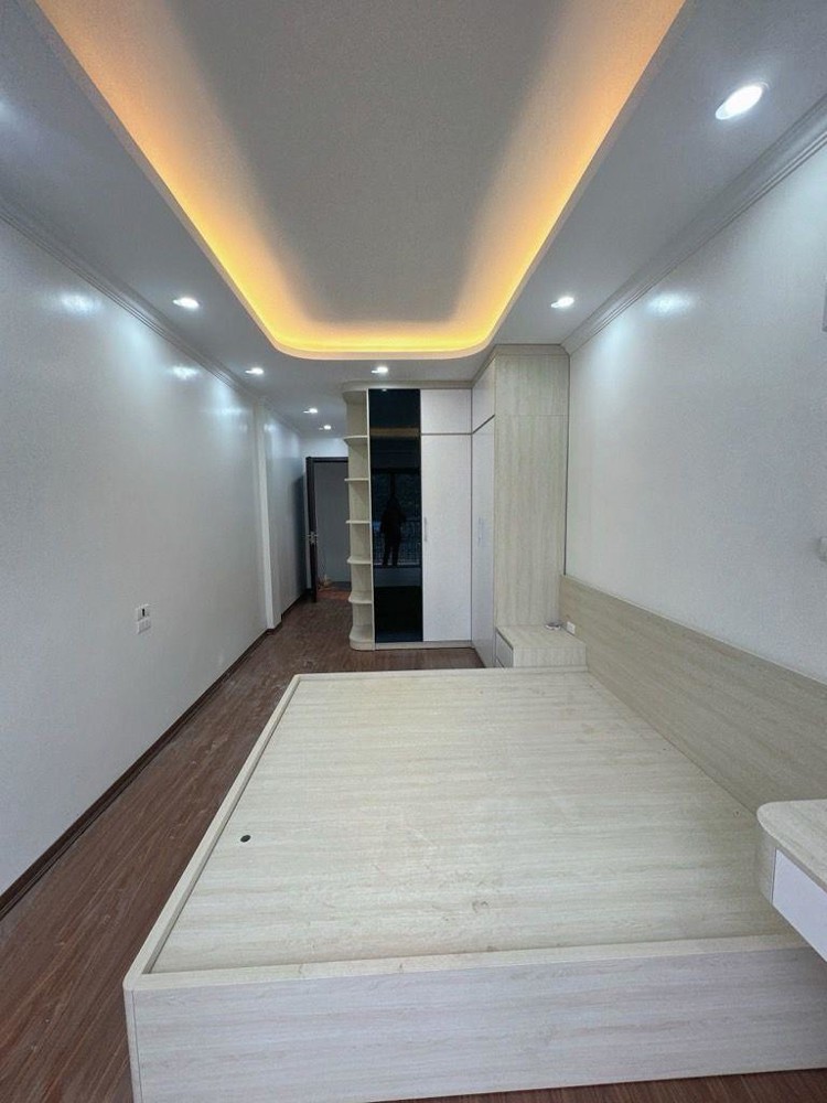 Bán Nhà - Đức Giang - Việt Hưng - Nhà 5 Tầng Dân Xây Mới Tinh - Thiết Kế Hiện Đại - 31M - Nhỉnh 7