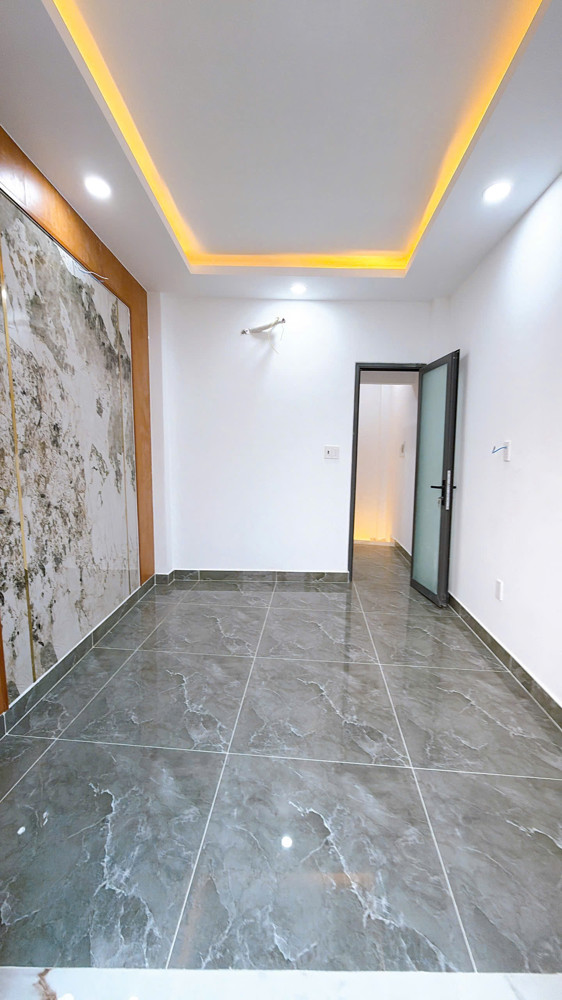 Bán Nhà Hẻm Xe Hơi Đúc 3 Tấm Q4 Có 3Đ
