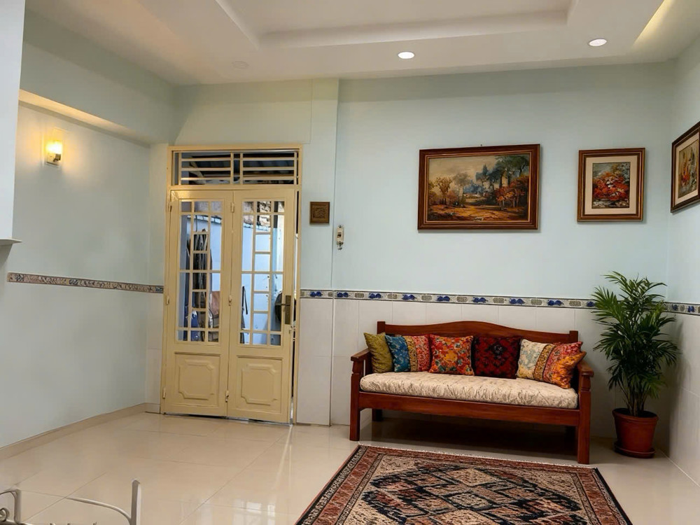 Bán Nhà Sát Mặt Tiền Hoàng Diệu Q4 Hơn 3 Đ Cạnh Q1