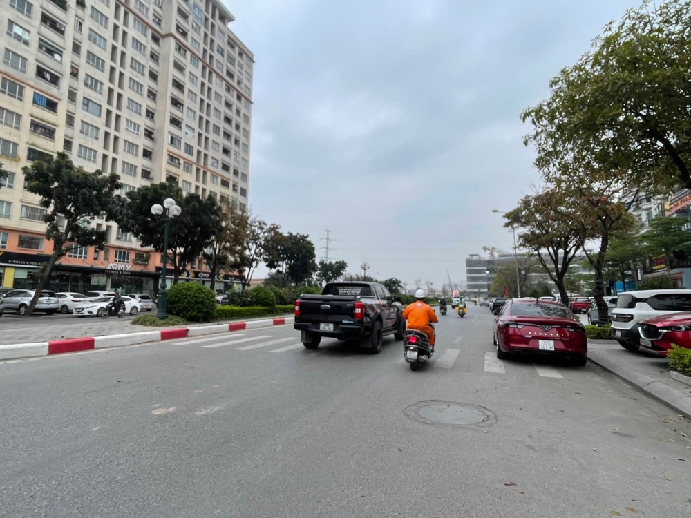 Bán Đất Mặt Phố Sài Đồng 90M2- Mt 4.5M- 2 Mặt Thoáng- Kinh Doanh- 2X Tỷ
