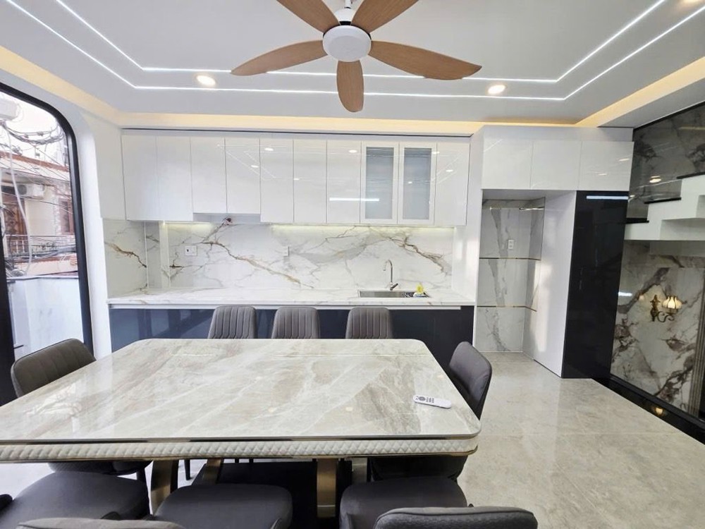 Siêu Phẩm 5 Tầng Full Nội Thất Đẹp - Ngay Hương Lộ 2 - Kết Nối Tên Lửa , Lê Văn Quới - Sổ Đẹp Vuông