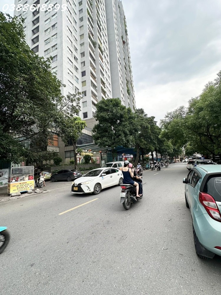 Bán Rẻ Nhà Phố Trung Kính - Ô Tô - Mt 11,5M - Diện Tích Khủng 250M2 - Giá Đầu Tư 40 Tỷ
