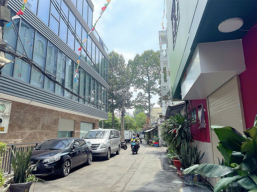Hiếm Ngang Lớn 12M*16m - Bán Nhà 3 Tầng Xe Hơi Đậu Ngày Đêm Đường Nguyễn Bỉnh Khiêm, Quận 1