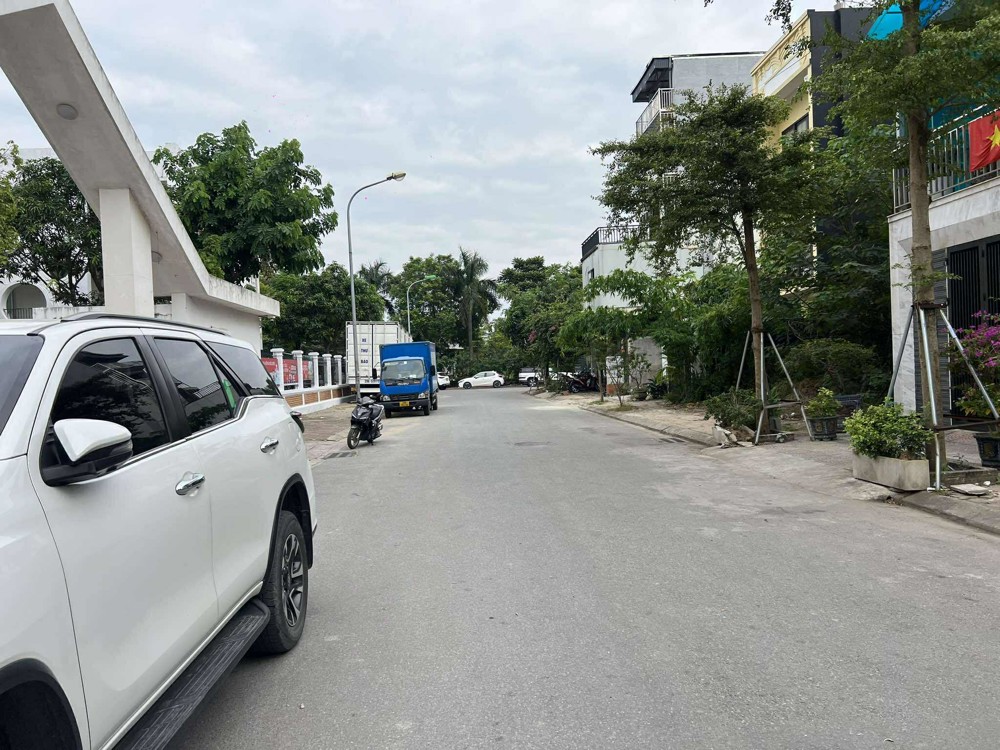 Chính Chủ Cần Bán Căn Shophouse Hải Phát - Gia Lâm, Dt 90 M2, Giá 21 Tỷ, Lh 0985865658