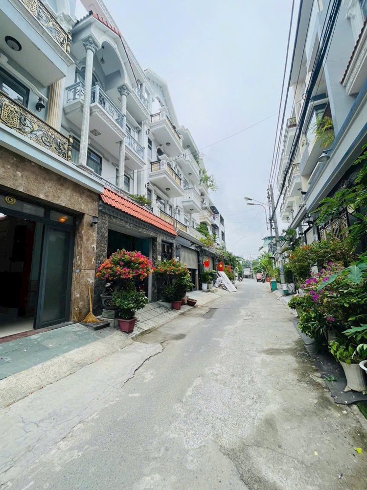 Nhà Hẻm Xe Hơi Đào Tông Nguyên, Ngang 6M, Hơn 8 Tỷ, Cạnh Trường Học
