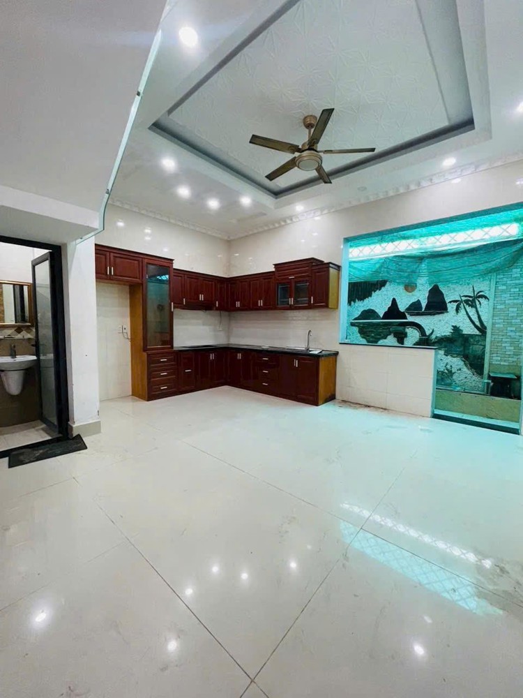 Nhà Hẻm Xe Hơi Đào Tông Nguyên, Ngang 6M, Hơn 8 Tỷ, Cạnh Trường Học