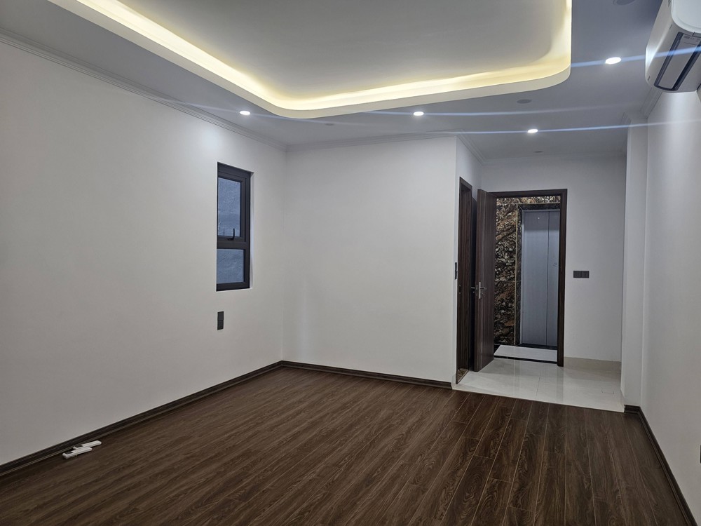 Mới Kính Koong Phố Hoàng Hoa Thám 50M 7T Thang Máy Giá 15,8 Tỷ Gần Mặt Phố Ngõ Thông-Full Nội Thất