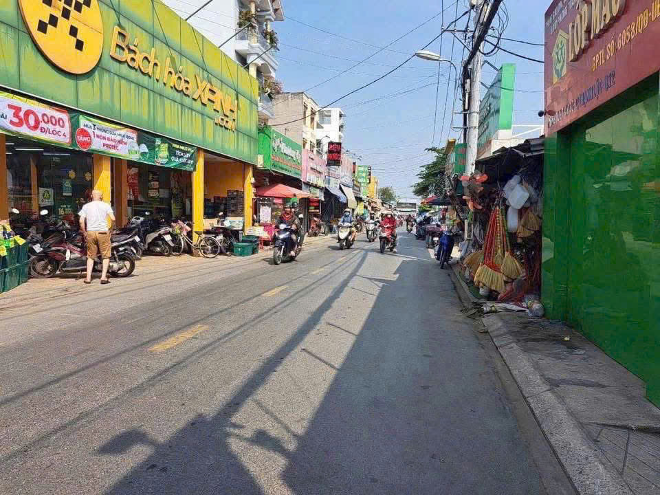 Nhà (8X23) Mt Xuân Thới Thượng – Hóc Môn Gần Chợ Đầu Mối Chỉ 9,9 Tỷ