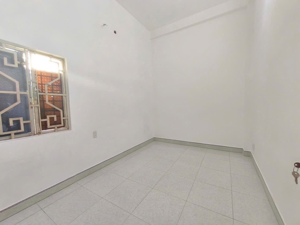 Bán Nhà Mặt Tiền Lê Văn Hiến 67,5M2, 2,5 Tầng, Gần Biển, Giá 8,X Tỷ