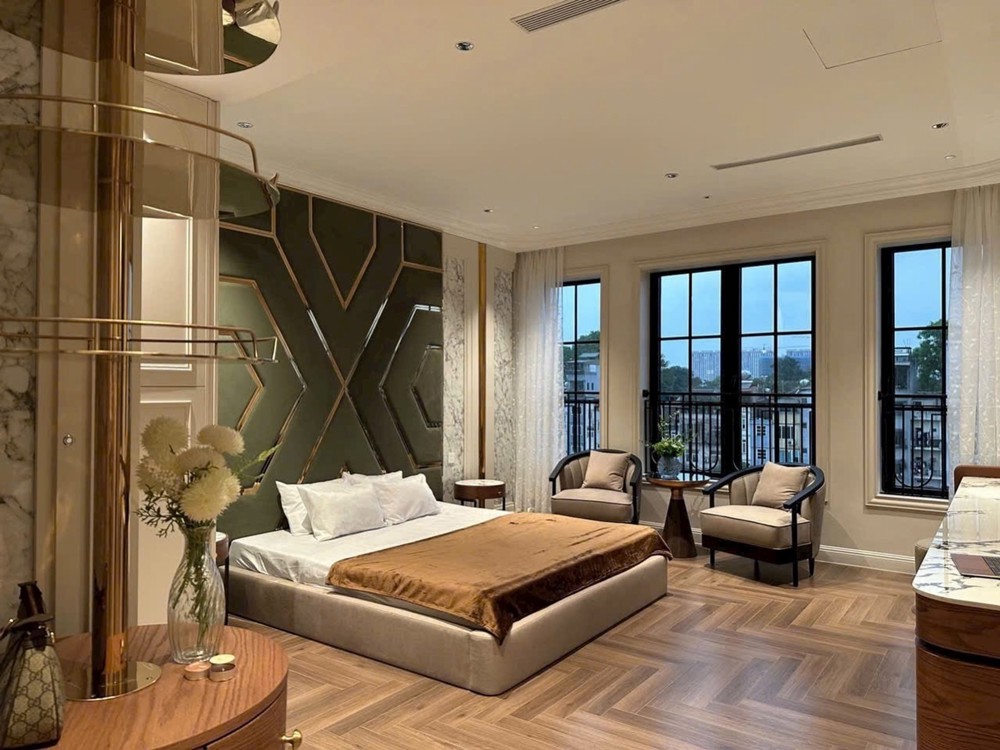 Bán Nhà Bồ Đề 60M2- 7 Tầng Mặt Hồ- Ô Tô Tránh- Thang Máy- Hơn 40 Tỷ
