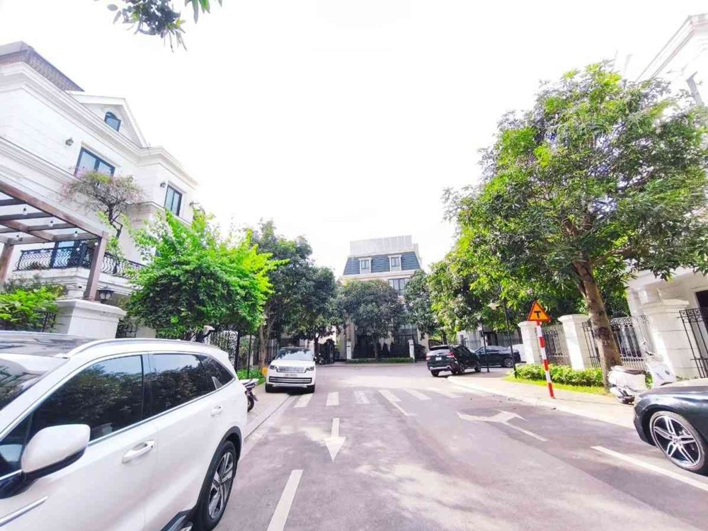 Bán Biệt Thự Vinhomes Riverside 83M2- An Sinh Tối Thượng- Hơn 30 Tỷ