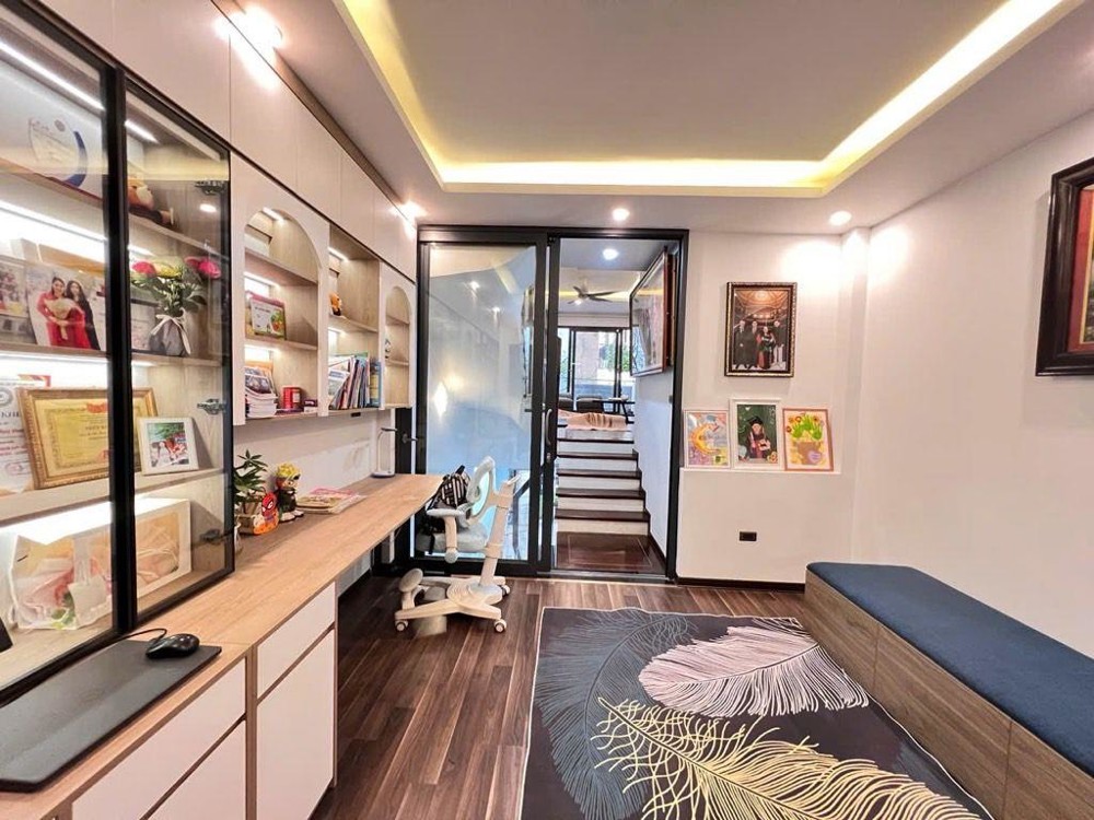 Bán Nhà Hoa Hậu Long Biên - Chủ Tự Xây - Gara Ô Tô - Nhà Cực Thoáng - Nội Thất Đẹp Chủ Để Lại 99% 