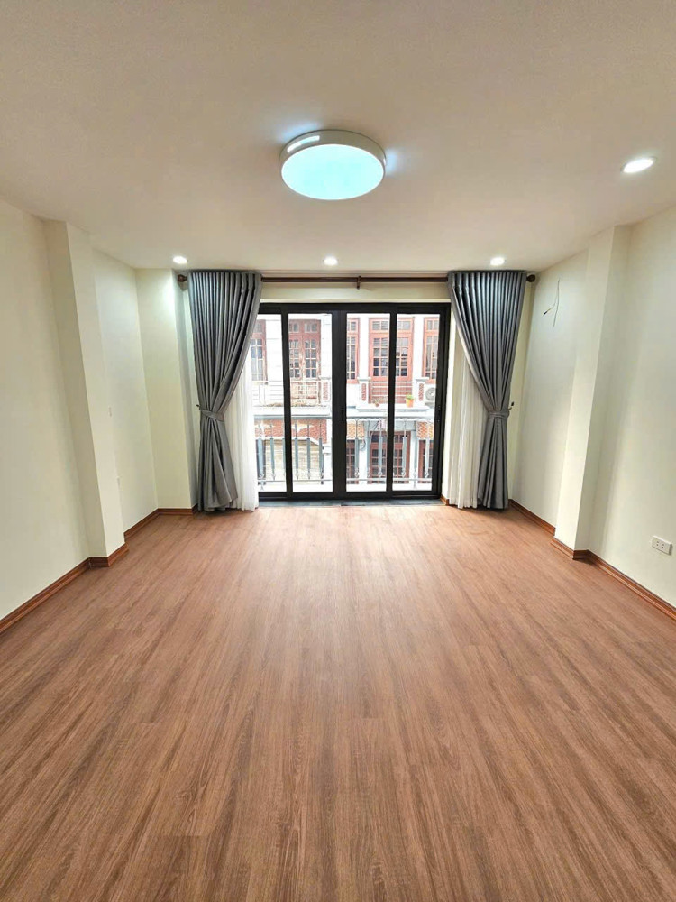 Bán Nhà Đẹp Thạch Bàn – Ngõ Ô Tô – Nội Thất Sang Xịn Giá Nhỉnh 10 Tỷ