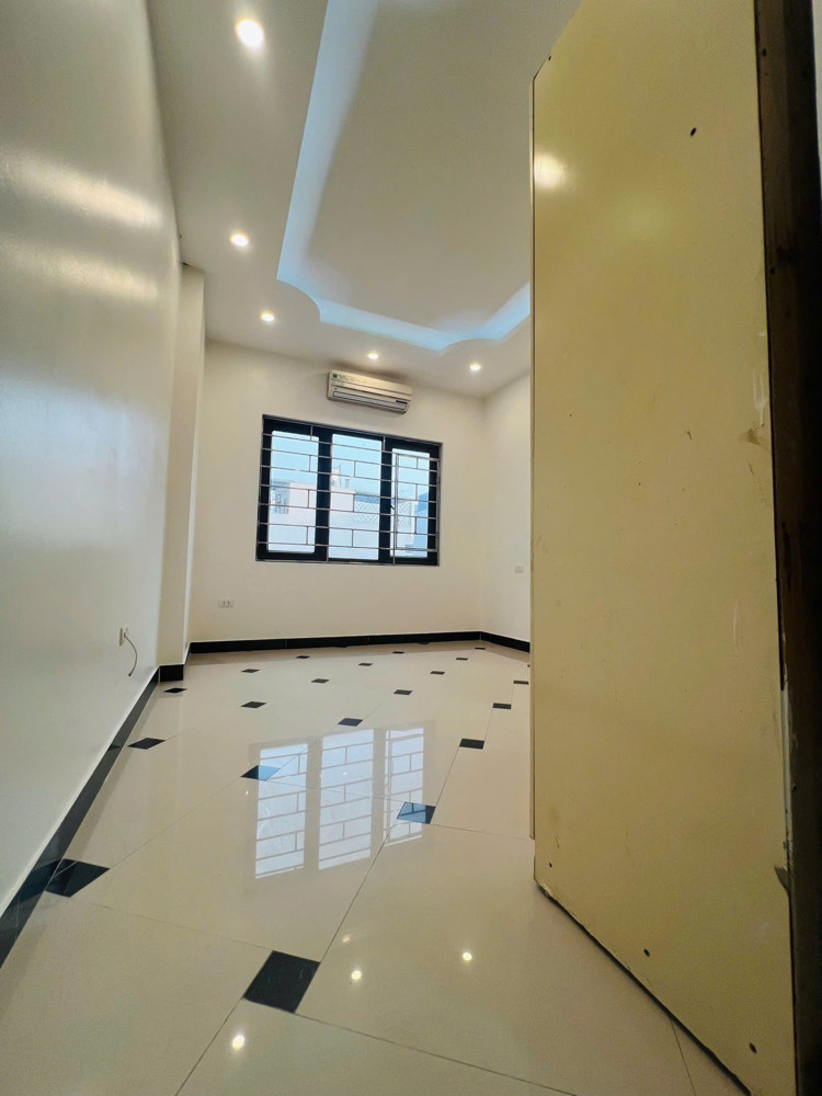 Bán Gấp Nhà 5 Tầng Phúc Lợi, Full Nội Thất, Ngõ Thông, Ô Tô Đỗ Cửa- Giảm Chào 200Tr Còn 5.95Tr