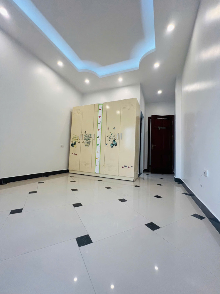 Bán Gấp Nhà 5 Tầng Phúc Lợi, Full Nội Thất, Ngõ Thông, Ô Tô Đỗ Cửa- Giảm Chào 200Tr Còn 5.95Tr