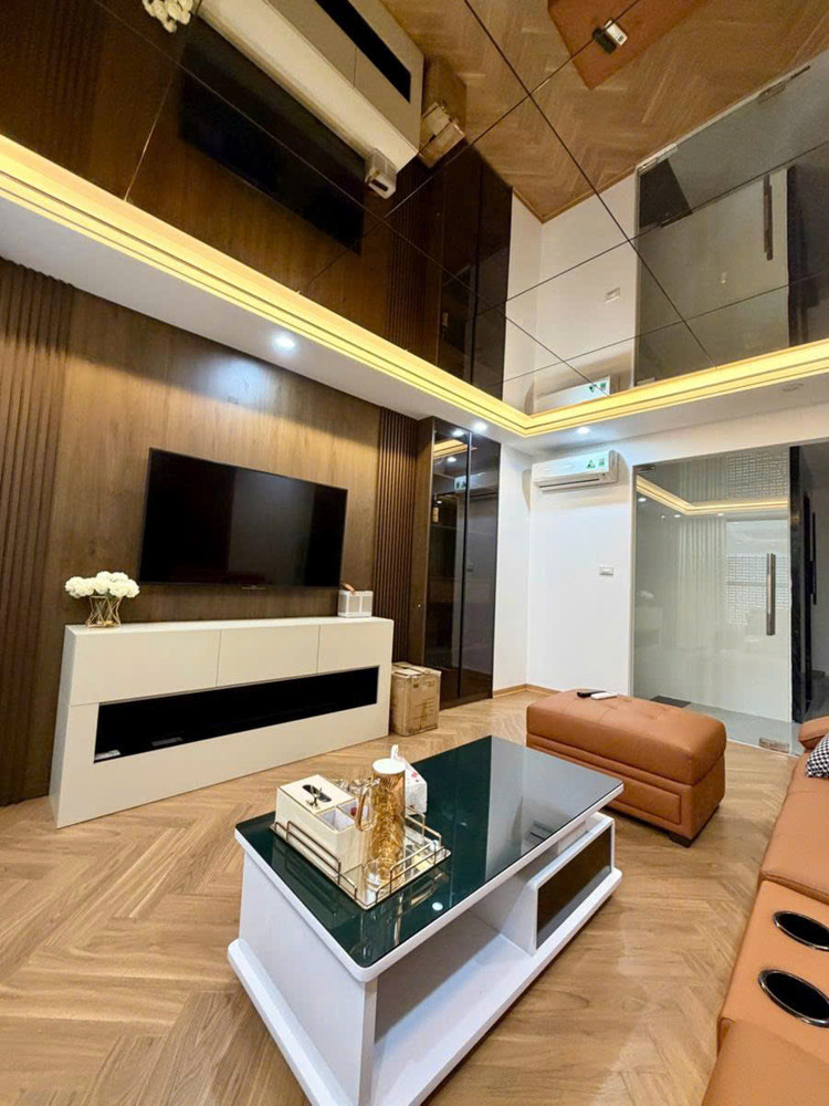 Bán Nhà Hoa Lâm 64M 6 Tầng Thang Máy Ngay Sau Go Long Biên Giá 18 Tỷ
