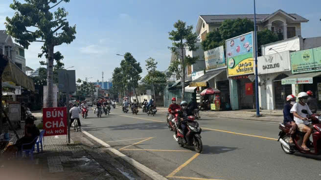 Quỹ Đất Vàng Mặt Tiền Bà Triệu – Tt Hóc Môn – Full Thổ Cư Cực Hiếm