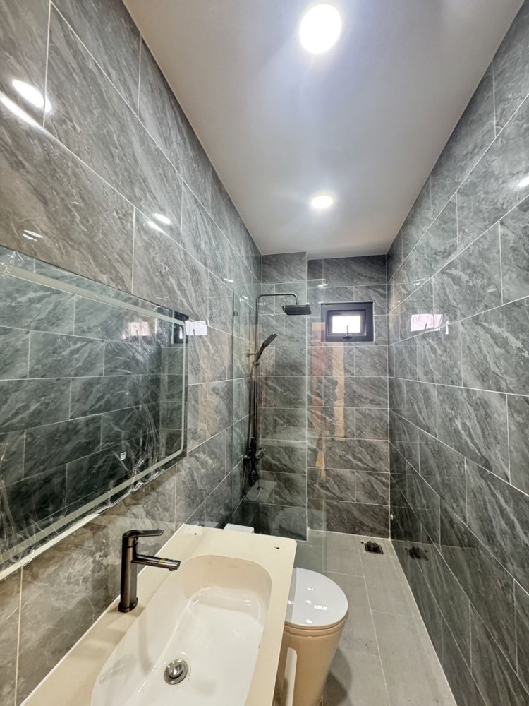 Bán Nhà 4 Tầng Đường 359, Phước Long B, Q9, Thủ Đức, Tp Hcm. Dt 84M2, Sh. Giá 9.7 Tỷ