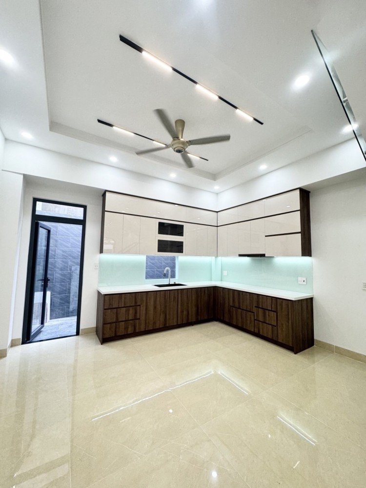 Bán Nhà 4 Tầng Đường 359, Phước Long B, Q9, Thủ Đức, Tp Hcm. Dt 84M2, Sh. Giá 9.7 Tỷ