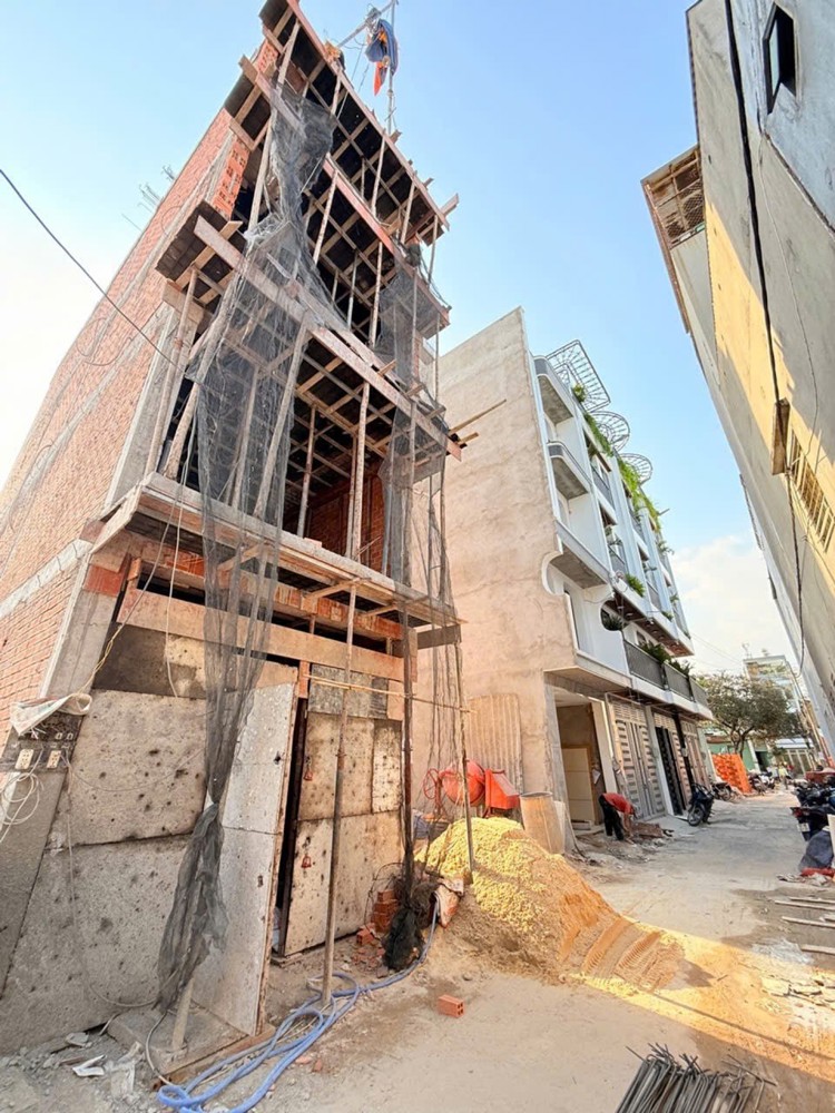 Nhà Đẹp- Giá Tốt Bán Nhanh Nhà Xây Mới 100% Ô Tô Ngủ Trong Nhà - Khu Phân Lô Đồng Bộ Quận 12, Tphcm