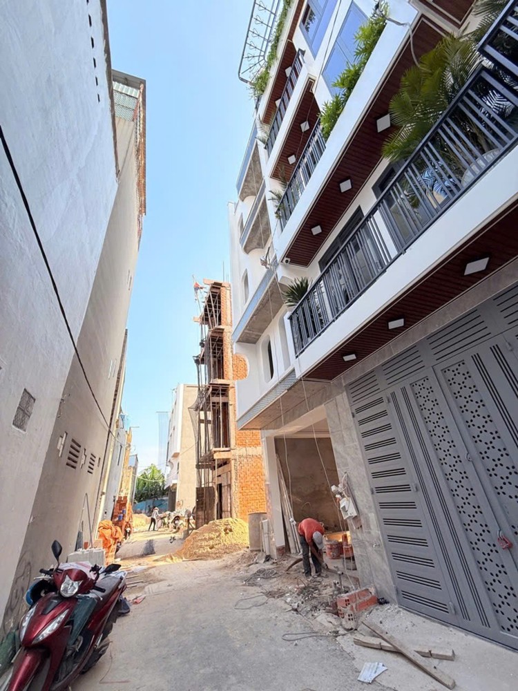 Nhà Đẹp- Giá Tốt Bán Nhanh Nhà Xây Mới 100% Ô Tô Ngủ Trong Nhà - Khu Phân Lô Đồng Bộ Quận 12, Tphcm
