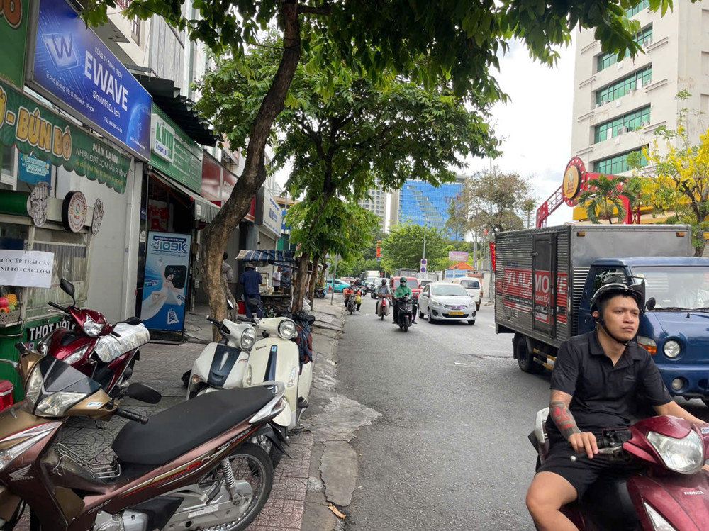 Sang Quán Cơm Máy Lạnh Vp – Gần Nhiều Toà Vp Cty , Ngân Hàng Và Căn Hộ Cao Cấp, Doanh Thu 10 – 11