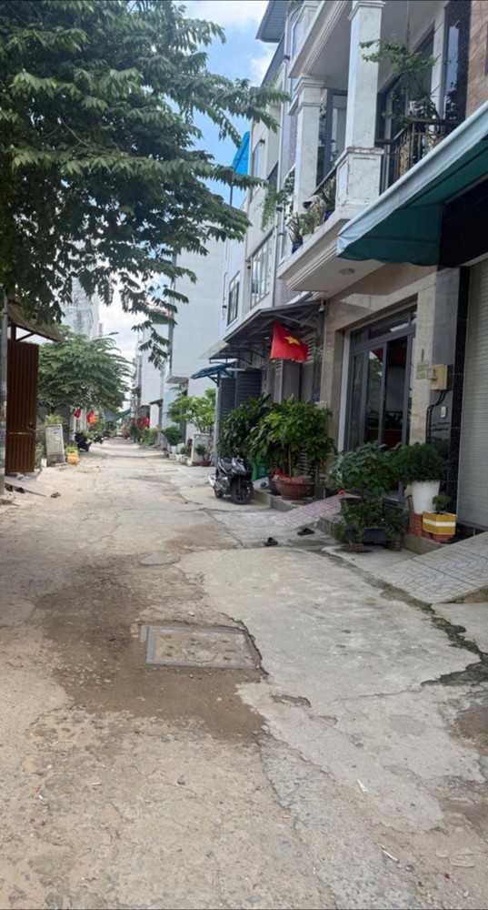 Bán Nhà 4 Tầng - Đường Bình Thành - Quận Bình Tân Chỉ Nhỉnh 5 Tỷ