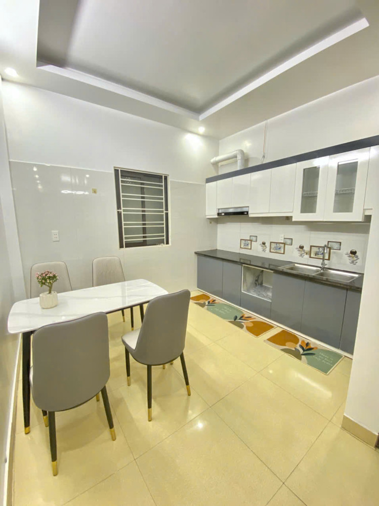 Bán Nhà 3 Tầng Kiên Cố – Giá 2,48 Tỷ – Khu Dân Cư Ổn Định