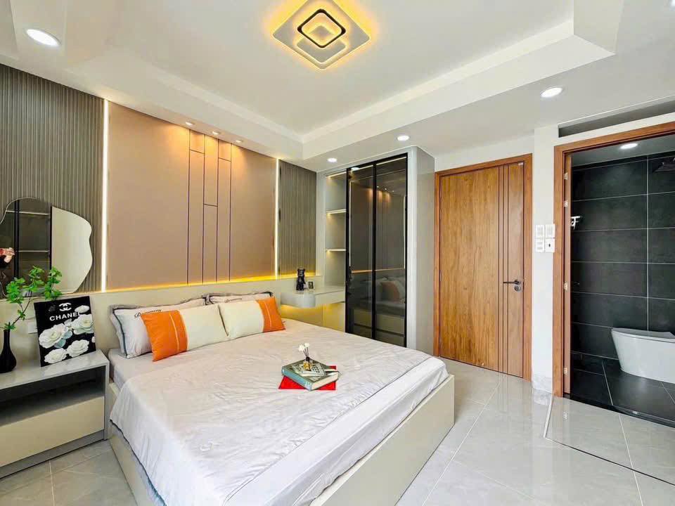 Hiếm Vô Cùng– Long Biên -Cạnh Aeon Mall43m2 X 6 Tầng - Thang Máy – Full Nội Thất Cao Cấp – Chỉ