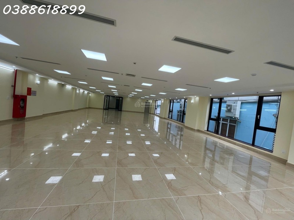Cực Hiếm, Tòa Vp Mặt Phố Lê Văn Lương - Cầu Giấy - Mt 12M - 10 Tầng - Dt 500Tr/th