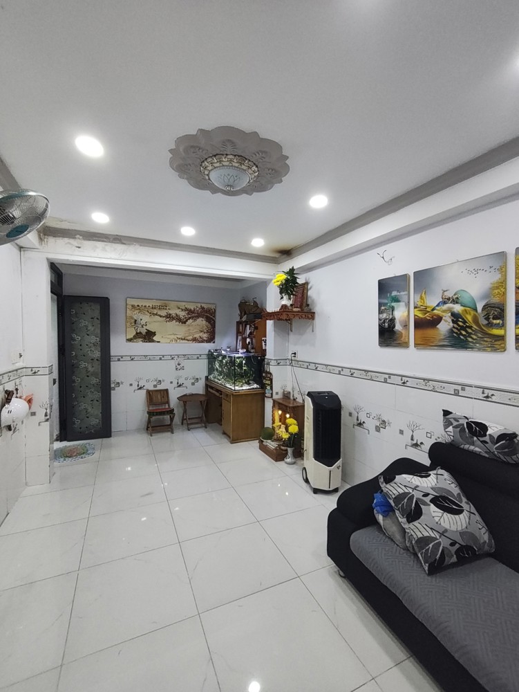 Nhà Đẹp Btct – Giá Chỉ Nhỉn 2 Tỷ – Giáp Gò Vấp & Tân Bình