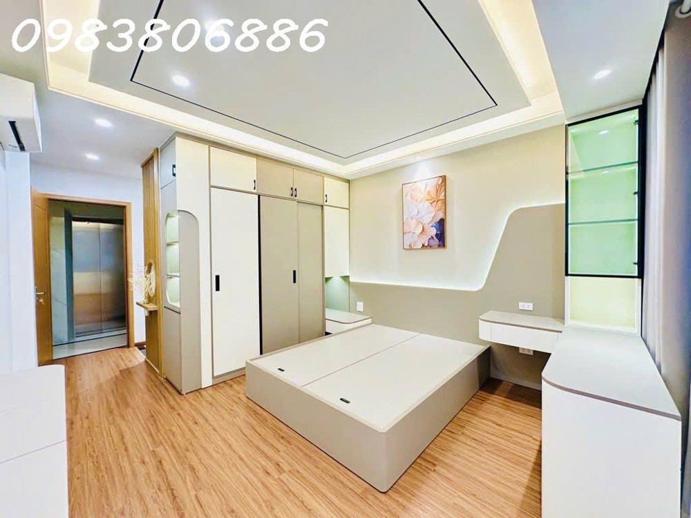 Nhà 6 Tầng Phố Nguyễn Sơn -Long Biên -40M2 .13 Tỷ- Thang Máy -Gara Tô -Lô Góc