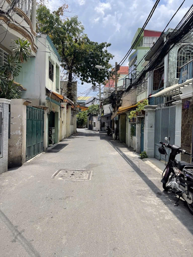 Nhà Quận 6 Giá Hiếm – Gần Hậu Giang – Sát Chợ Bình Tây – Chỉ 2 Tỷ Hơn