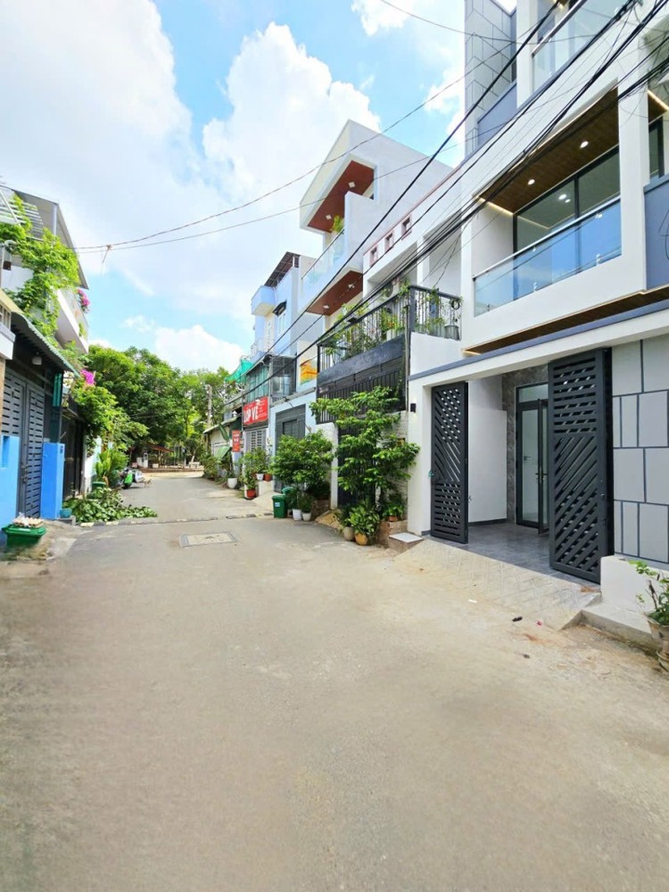 Bán Nhà Mặt Phố Đường Trường Lưu, Q9, Thủ Đức, Tp Hcm. Dt 50M2, 3 Tầng, Sh. Giá 4,7 Tỷ