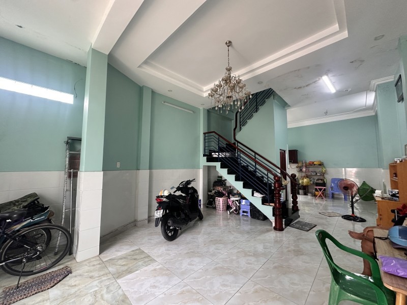 Bán Nhà Đường Nguyễn Duy Trinh, Phường Long Trường, Q9, Thủ Đức. Dt 64M2, 3 Tầng, Sh. Giá 5.65 Tỷ