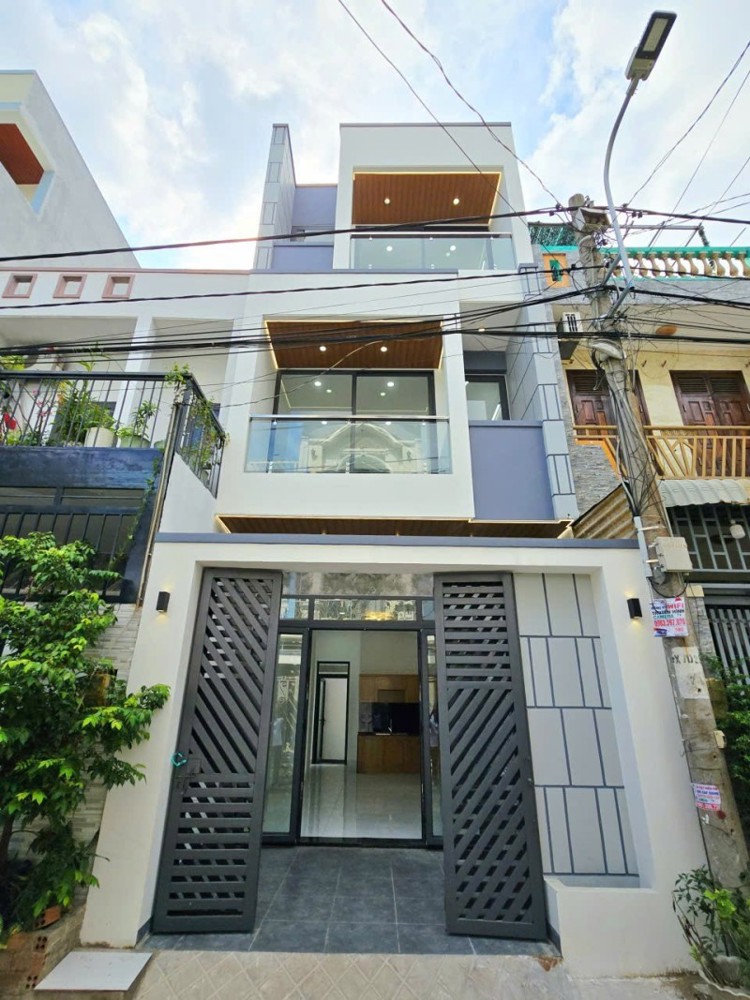 Bán Nhà Mặt Phố Đường Trường Lưu, Q9, Thủ Đức, Tp Hcm. Dt 50M2, 3 Tầng, Sh. Giá 4,7 Tỷ