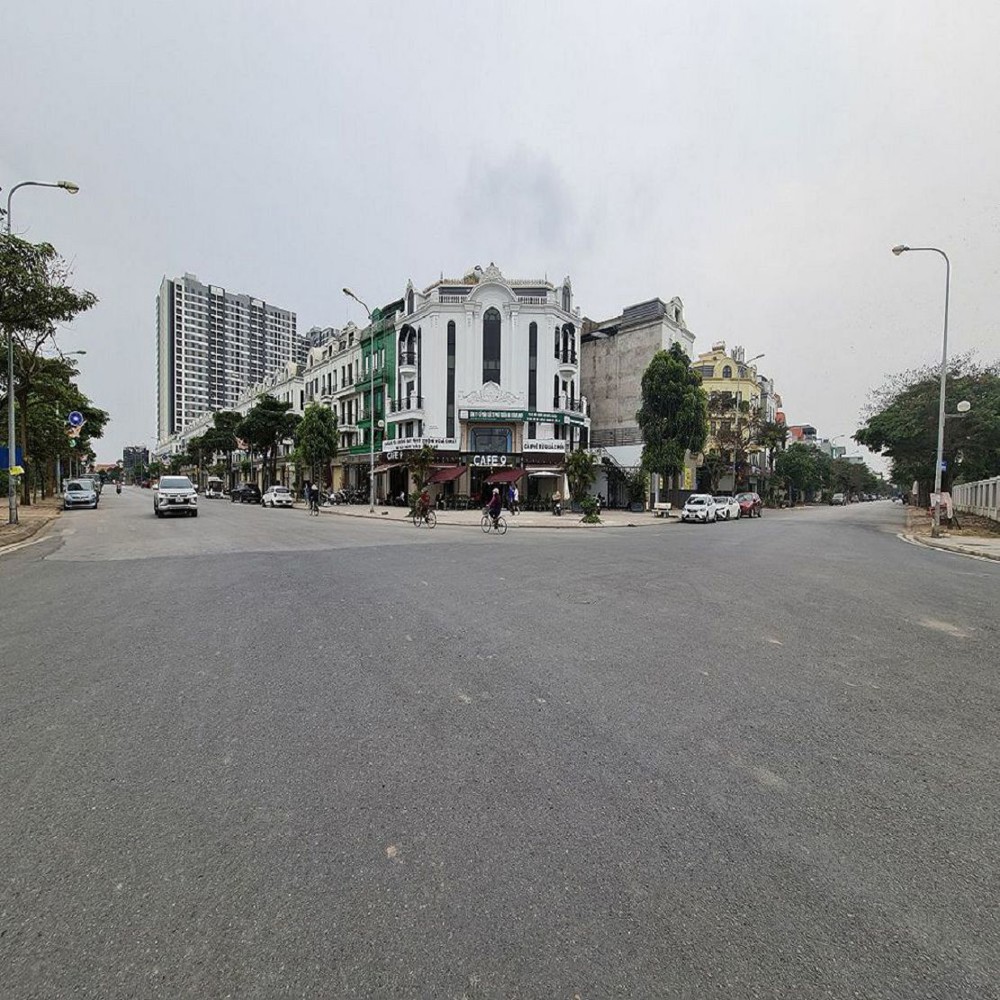 Vơ Nơ, Bán Gấp Nhà 80M2 5 Tầng Trâu Quỳ, Gia Lâm, Trục Chính Kinh Doanh. Lh 0989894845