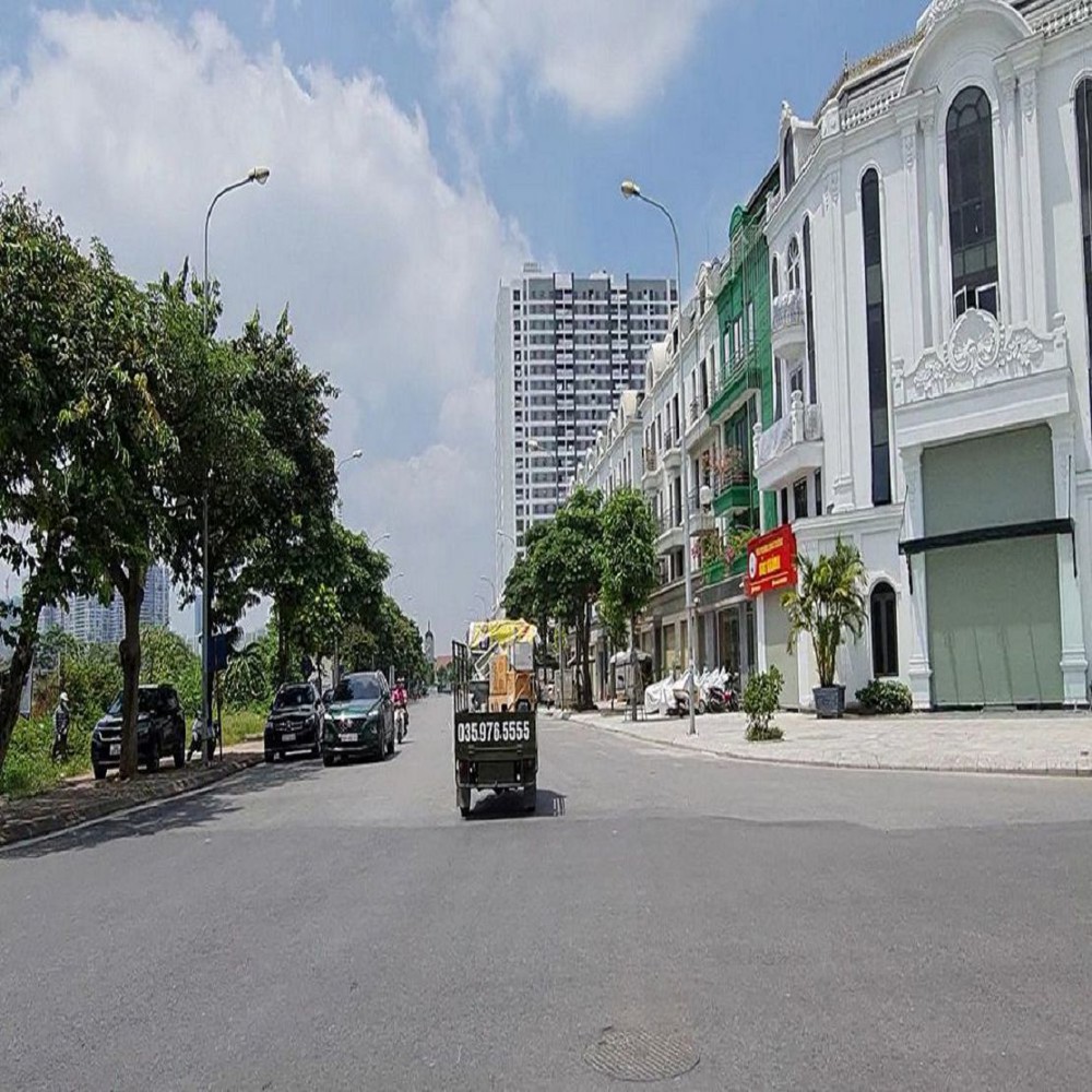 Vơ Nơ, Bán Gấp Nhà 80M2 5 Tầng Trâu Quỳ, Gia Lâm, Trục Chính Kinh Doanh. Lh 0989894845