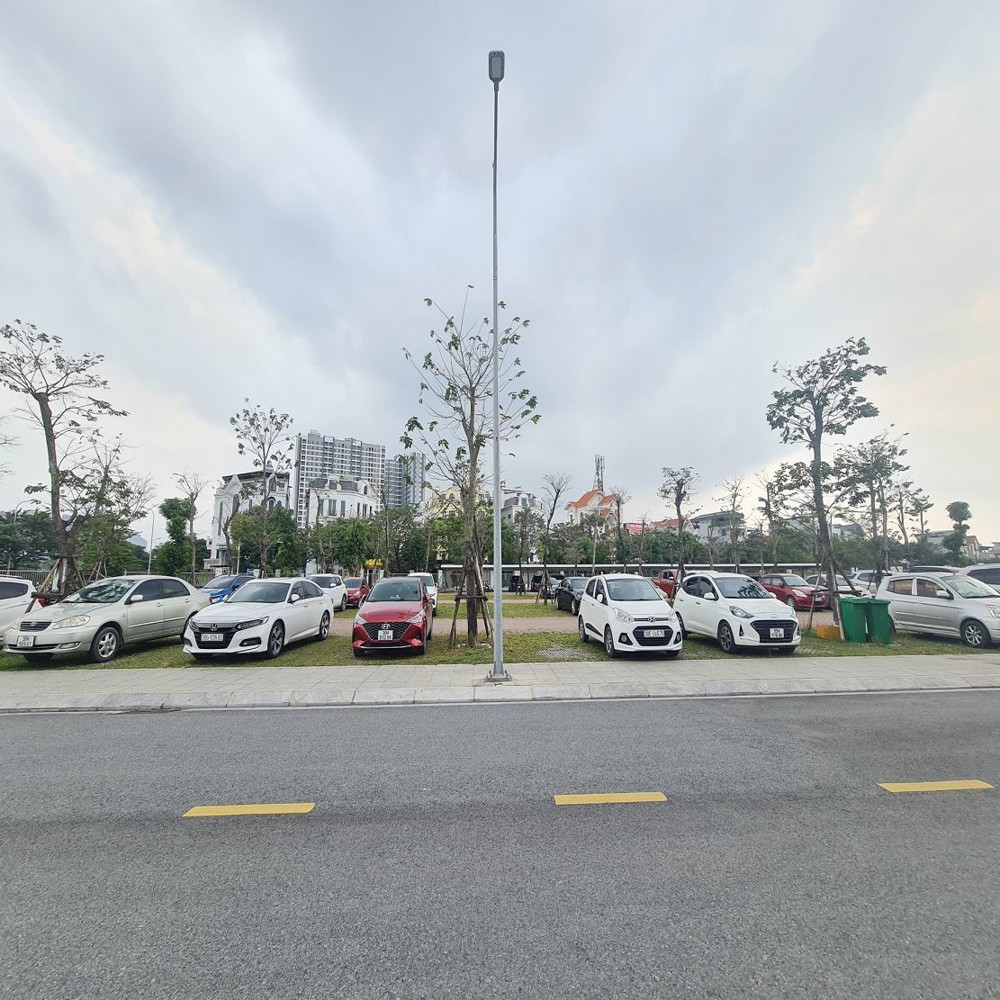 Vơ Nơ, Bán Gấp Nhà 80M2 5 Tầng Trâu Quỳ, Gia Lâm, Trục Chính Kinh Doanh. Lh 0989894845