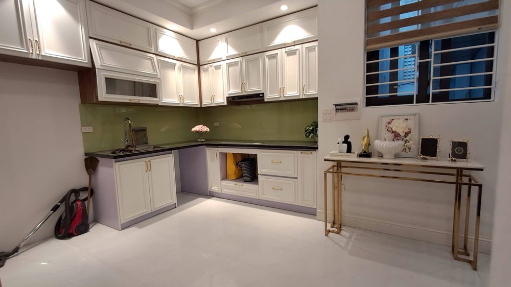 Đẹp Như Khách Sạn Nhà Xây Mới 6 Tầng Thang Máy Phố Lạc Long Quân 72M, Giá 16,2 Tỷ Gần Phố Ngõ Thông