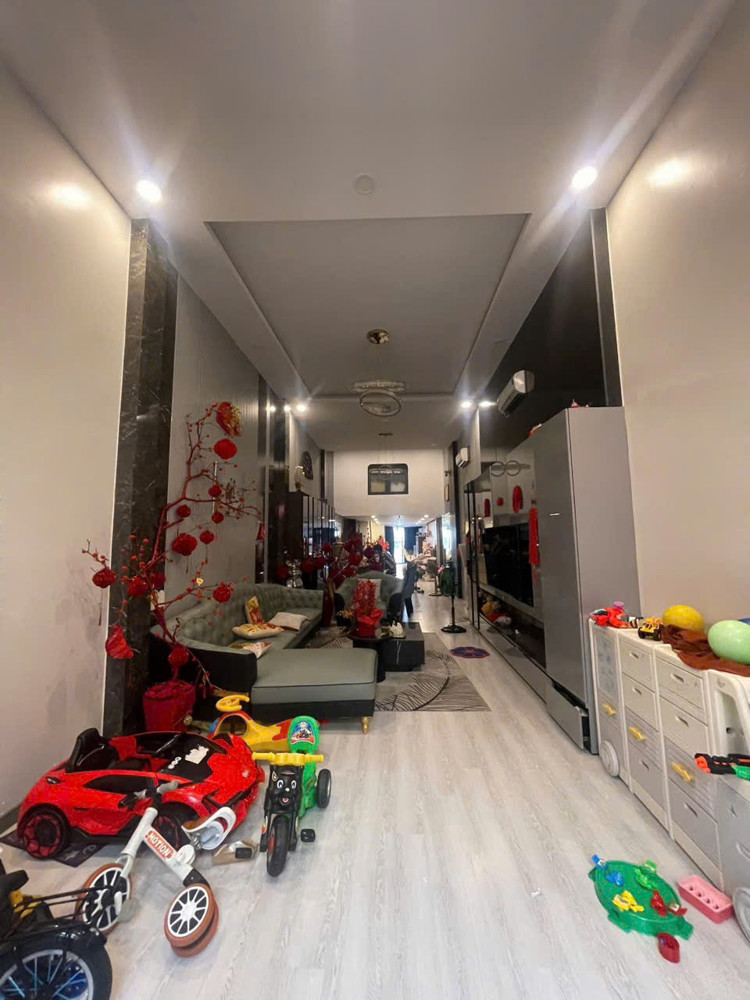 Cắt Lỗ 2,5 Tỷ - Em Chân Dài Mặt Tiền 150M² Chỉ 6,49 Tỷ, Không Mua Là Tiếc