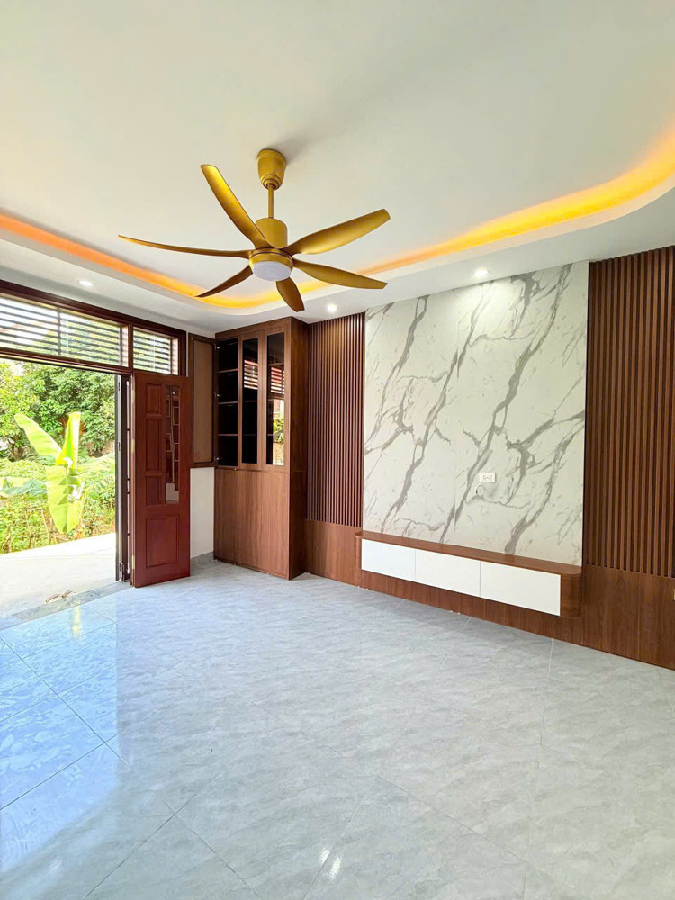 Cần Tiền – Cắt Lỗ Ra Gấp Nhà 3 Tầng Hiệp Thuận - Gần Cầu Phùng - Chỉ Hơn 3 Tỷ