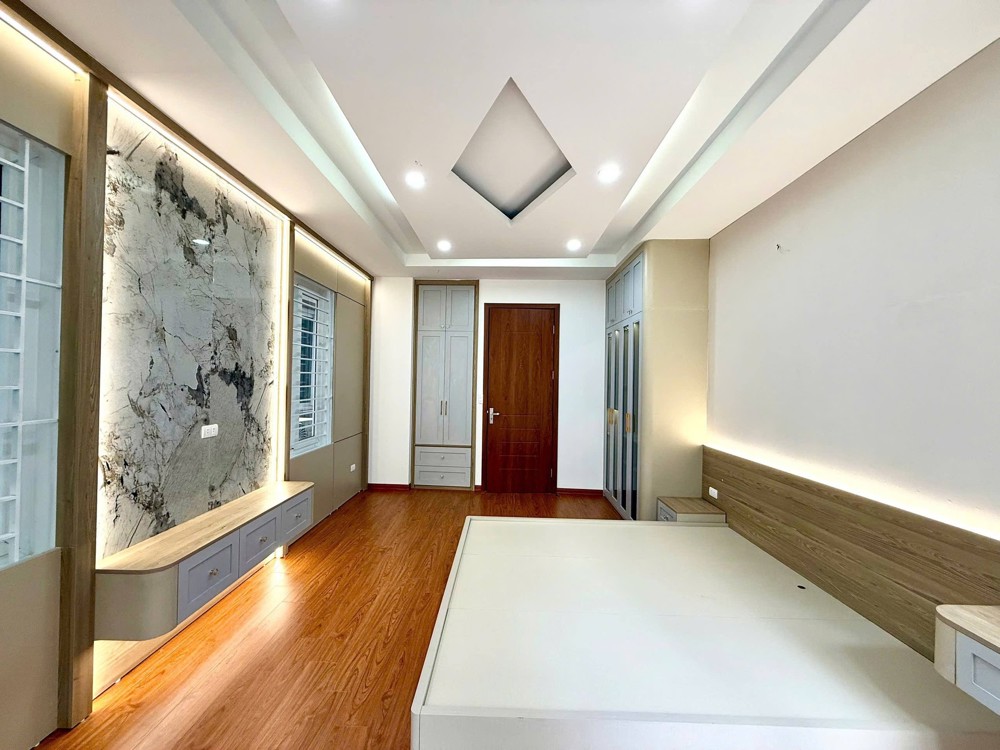 Siêu Phẩm Xuân La 38M 5T Giá 10 Tỷ Nhà Mới Lô Góc Gần Đường Ô Tô Tránh