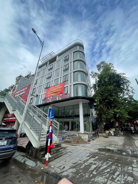 Cho Thuê Sàn Thương Mại – Tòa Nhà Southland Office 81–83 Nguyễn Văn Huyên