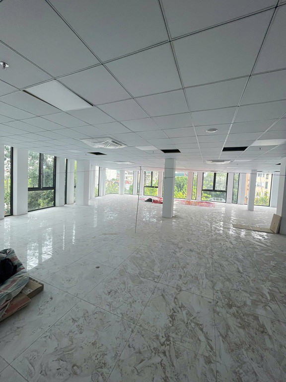 Cho Thuê Sàn Thương Mại – Tòa Nhà Southland Office 81–83 Nguyễn Văn Huyên