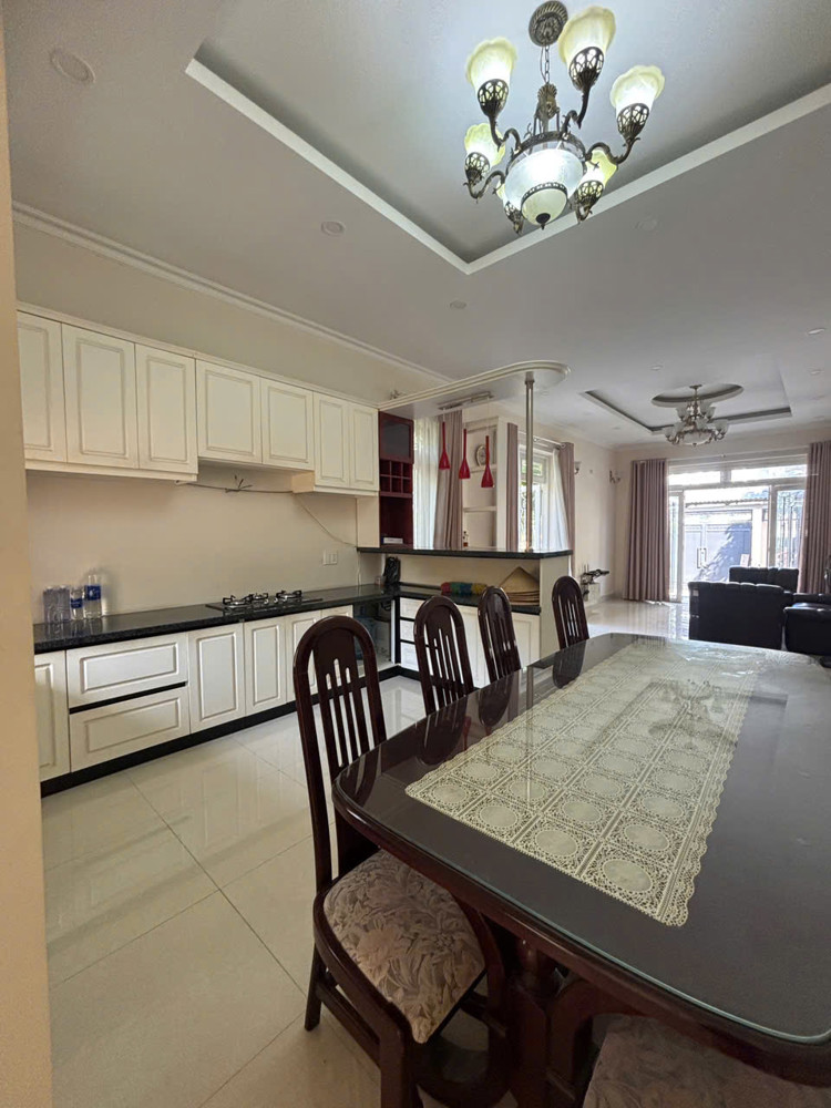 Biệt Thự 2 Mặt Tiền Nhà Bè Xây Dựng Trên Khuôn Đầt 624M2 Chỉ 42 Tỷ - Sổ Hông Riêng
